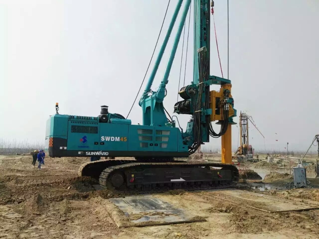 113.98米！壹定发智能大型旋挖钻机三门峡大桥精彩处子秀