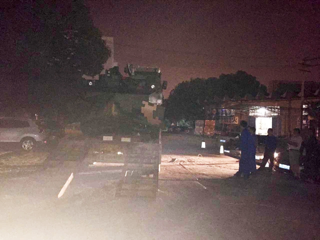 壹定发智能SW2105工程车顺遂交付步队