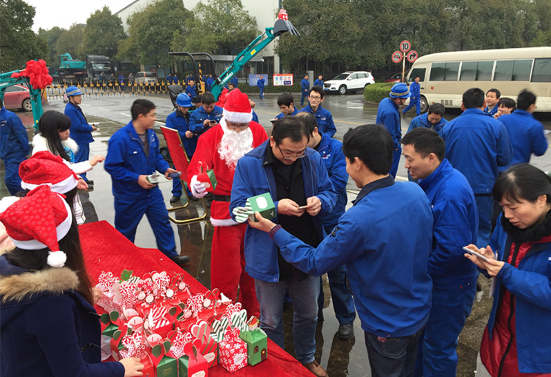 平安果驾到，，，好事要来到