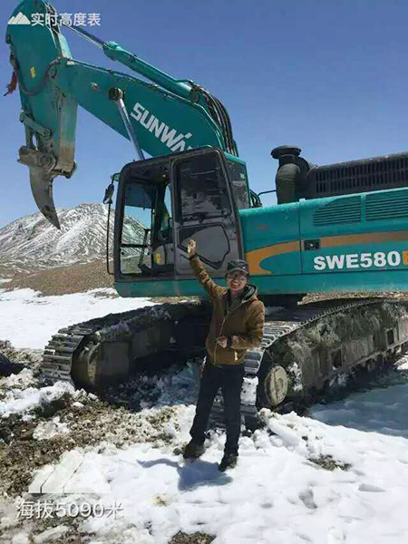 海拔5200m，，，，，阿尔金山的掘金之路