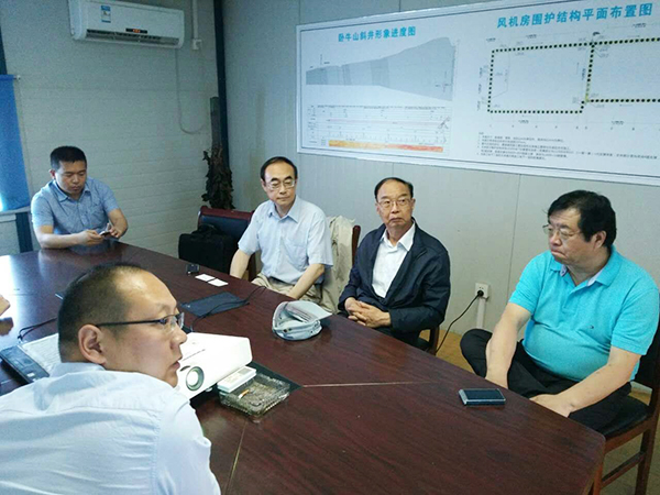 票鹄肫胜壹定发智能双动力头强力多功效钻机屡创佳绩