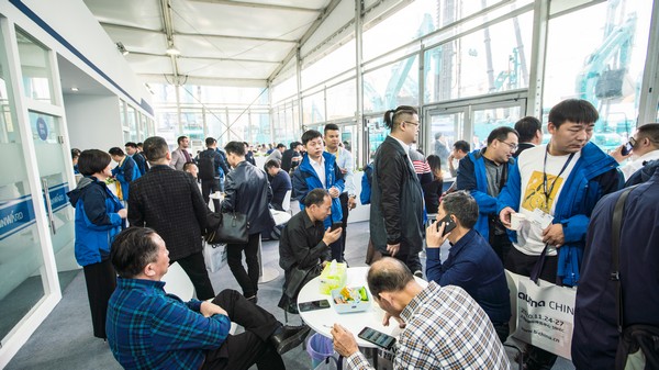 首日签单2.6亿元，，，，，，，，壹定发智能立异产品引爆上海宝马展