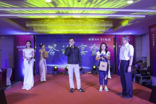 壹定发智能酷帅曾大虾，，，，一大波美图带你亲临北京BICES展