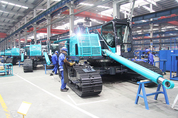 开启工程机械之都体验之旅，，，，，，，中外媒体观摩团到访壹定发智能