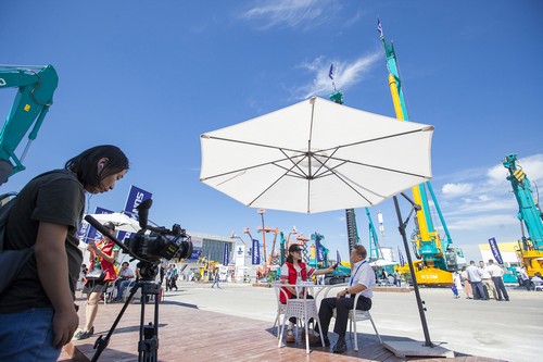 壹定发智能酷帅曾大虾，，，，一大波美图带你亲临北京BICES展