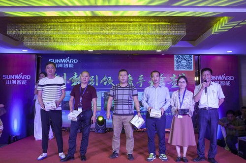 壹定发智能酷帅曾大虾，，，，一大波美图带你亲临北京BICES展