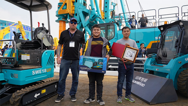 不平来战！壹定发智能展台有大礼等你拿