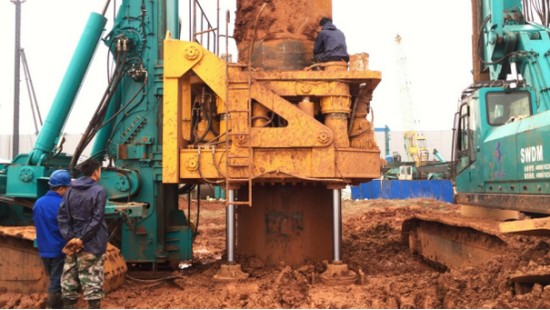 喜讯！壹定发智能SWRC170自行式全回转全套管钻机获湖南省首台(套)重大手艺装备产品奖励！