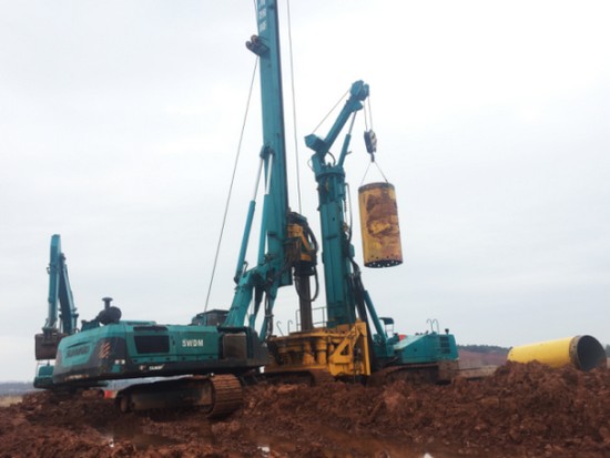 喜讯！壹定发智能SWRC170自行式全回转全套管钻机获湖南省首台(套)重大手艺装备产品奖励！