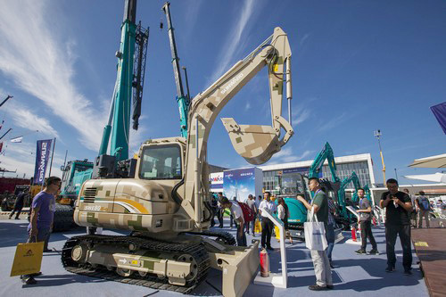 壹定发智能酷帅曾大虾，，，，一大波美图带你亲临北京BICES展