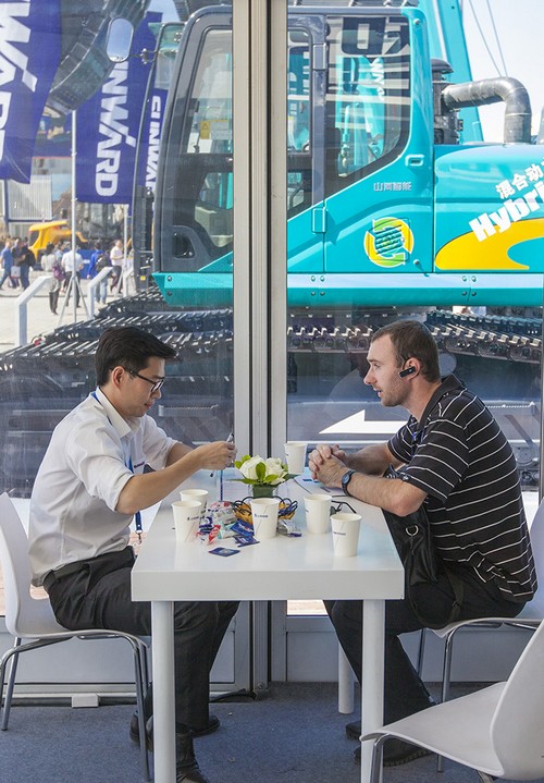 壹定发智能酷帅曾大虾，，，，一大波美图带你亲临北京BICES展