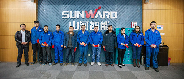 温暖！壹定发智能2017年春节慰问40名难题职工