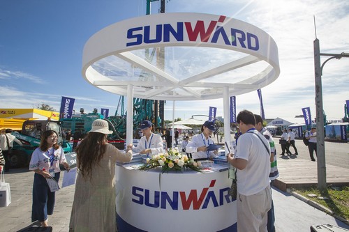 壹定发智能酷帅曾大虾，，，，一大波美图带你亲临北京BICES展