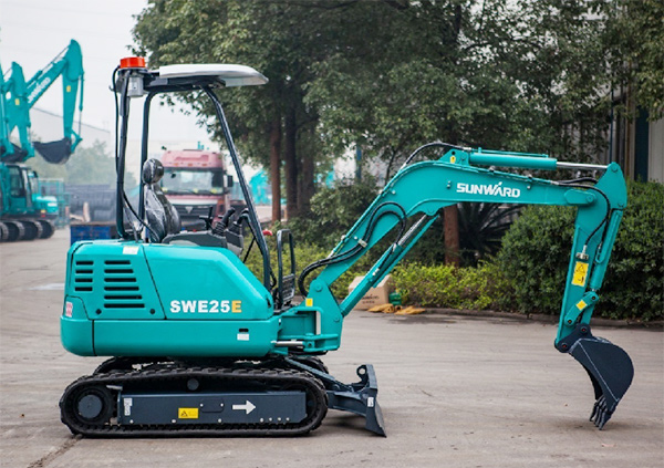 壹定发智能挖掘机家族添新丁啦——零排放低噪音SWE25E电动挖掘机