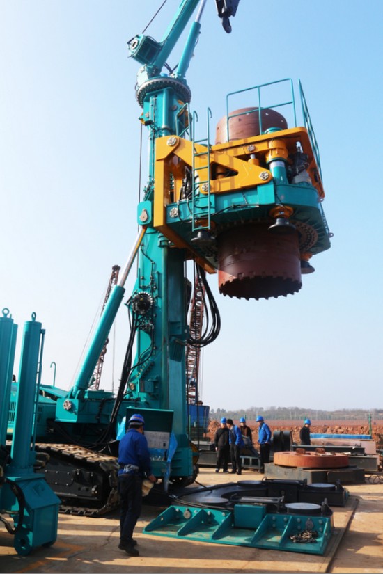 喜讯！壹定发智能SWRC170自行式全回转全套管钻机获湖南省首台(套)重大手艺装备产品奖励！