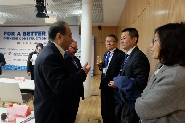 “三个率先”展示壹定发挖掘机欧洲生长历程