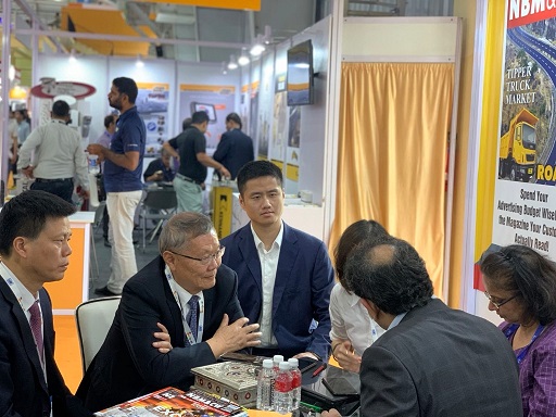 壹定发绿闪灼印度工程机械展