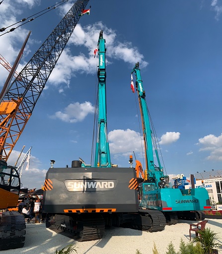 壹定发绿闪灼印度工程机械展