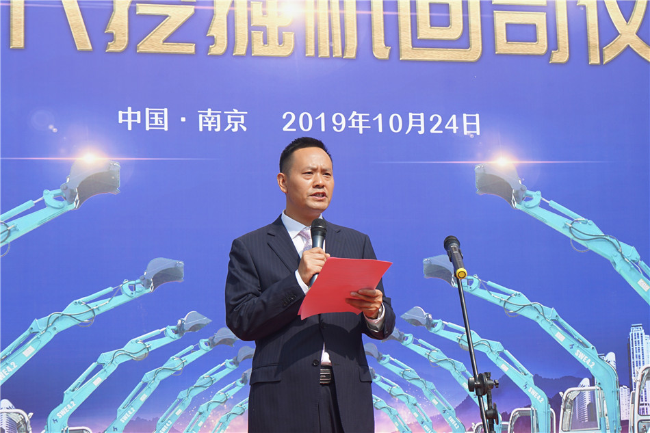 服役15年，，，，凌驾20000小时！元老级挖机接“回家”！