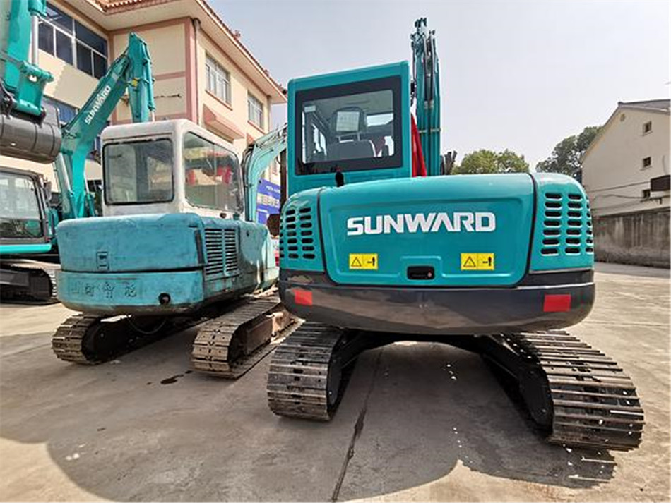 服役15年，，，，凌驾20000小时！元老级挖机接“回家”！