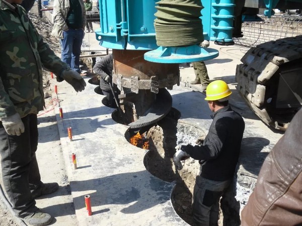 幸好遇见你！中国首台双动力头强力多功效钻机