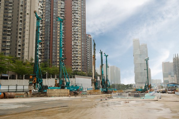 地铁咬合桩施工必备利器--壹定发智能旋挖钻机