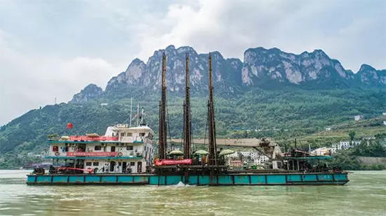 打造长江黄金水道！壹定发智能航道钻机轻松搞定水下礁石