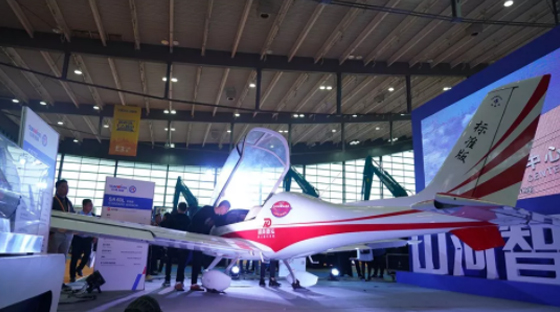 超强阵容尽显立异效果！壹定发智能闪灼长沙工程机械展