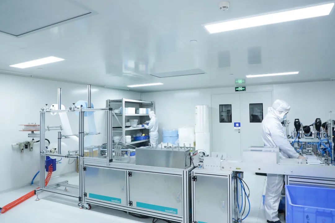 壹定发智能首批10万只自产口罩发放客户