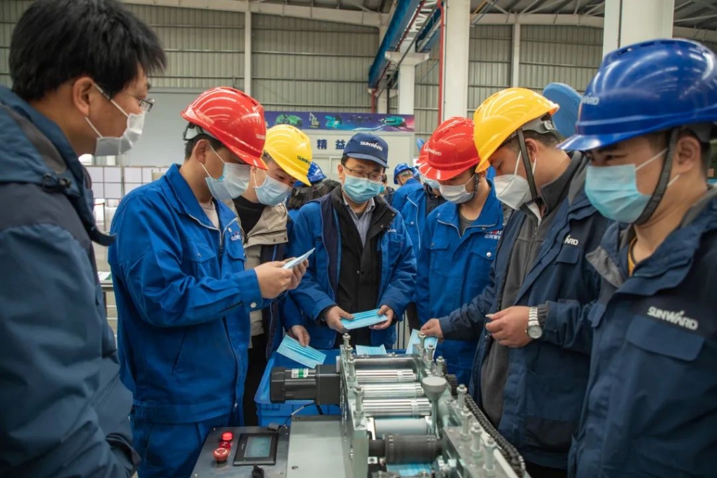 壹定发智能首台口罩机交付客户