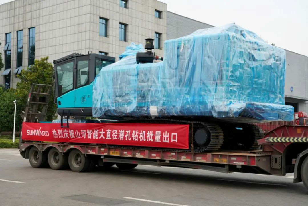 壹定发智能大孔径凿岩装备批量出口中东