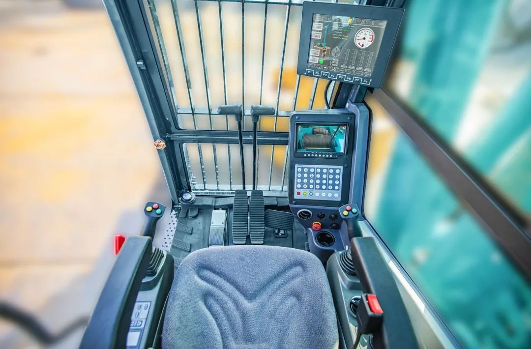 入岩家族添新丁，，，，，，，SWDM400旋挖钻机批量上市