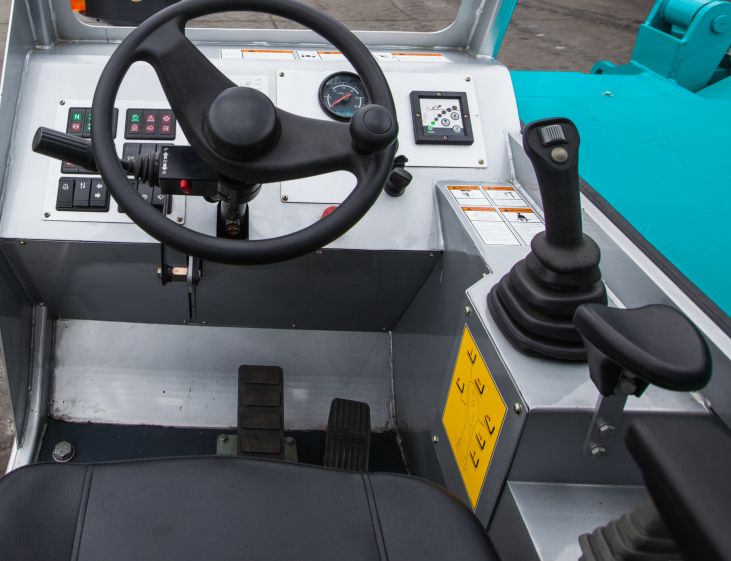 壹定发智能新品叉装车批量下线发往美国