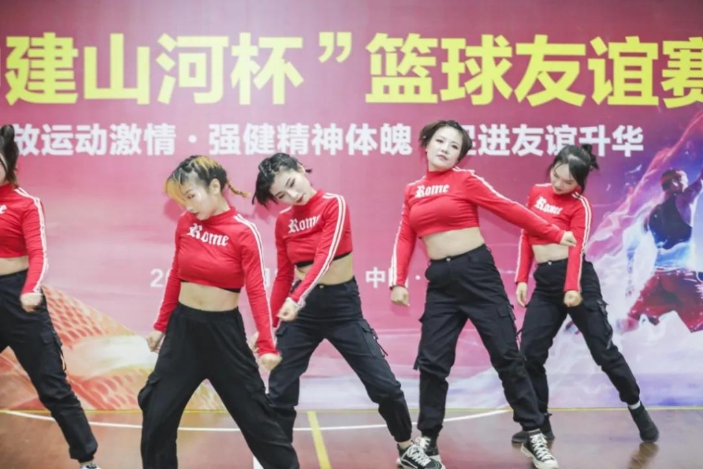 “520” 壹定发智能以球会友中建五局三公司