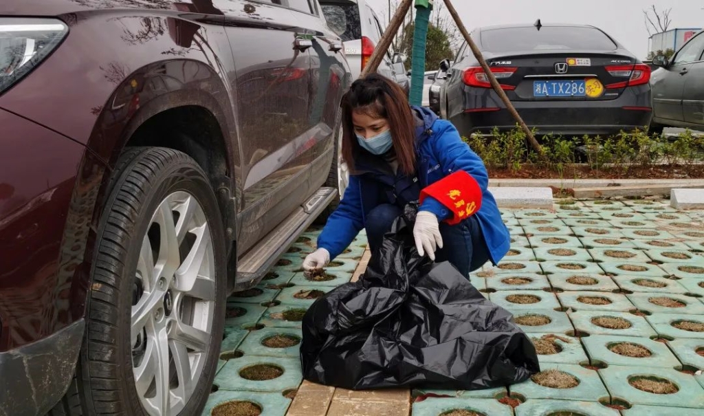 壹定发智能党员自愿者开展义务情形清扫