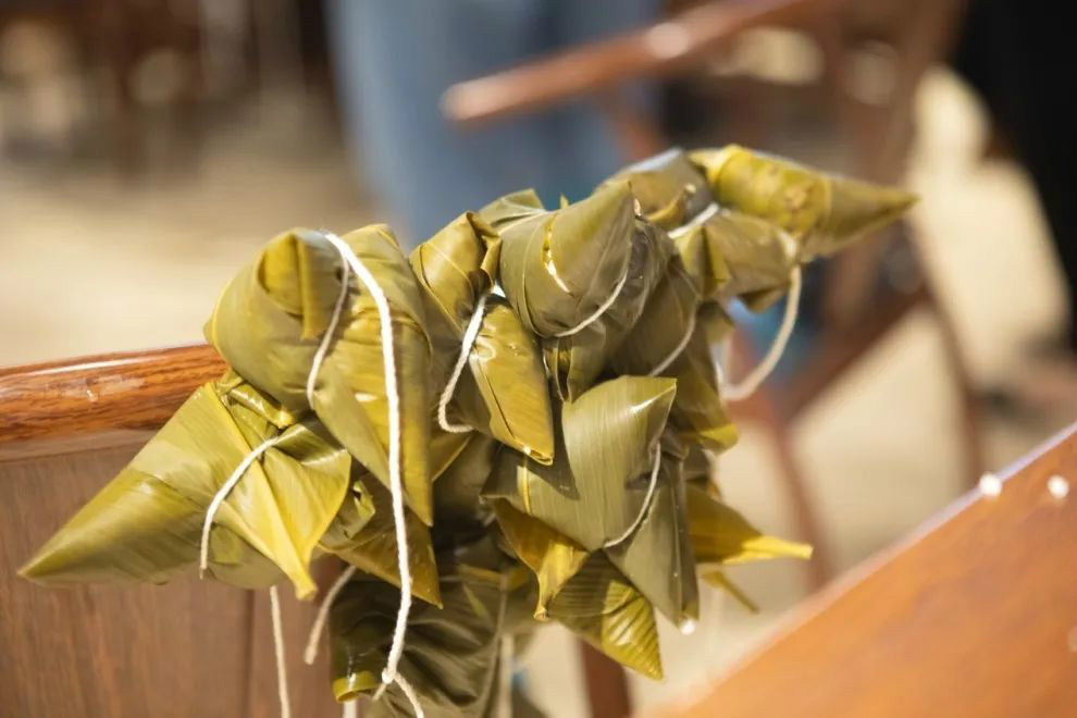 “爱国心，，，，，，壹定发情”壹定发智能第四届包粽子角逐