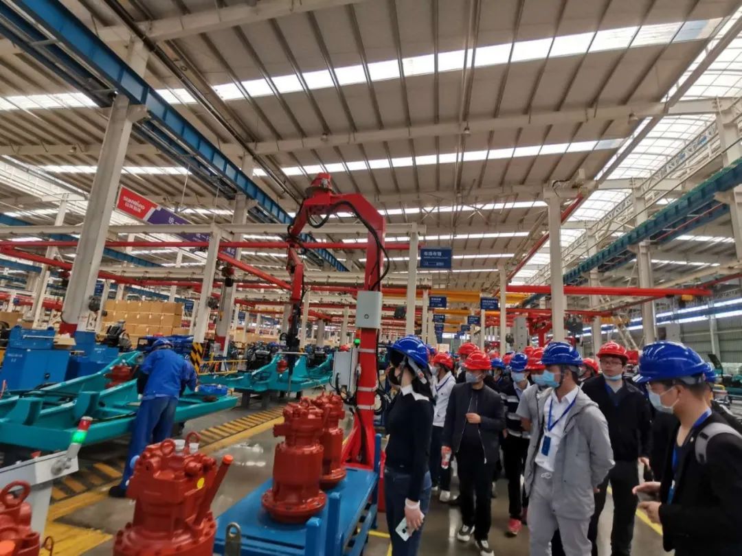 长沙工业机械人应用专题训练营到访壹定发智能