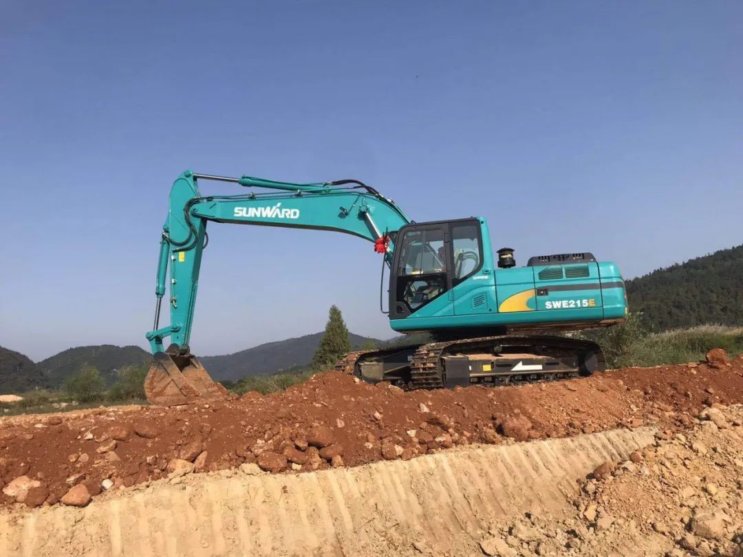 常益长高铁复工，，，，，网红“小蓝”来资助