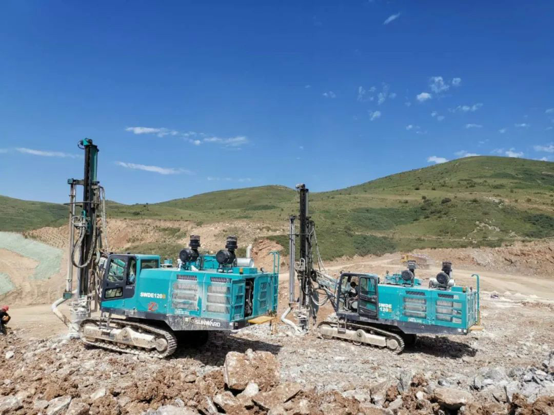 凿岩效劳见缝插针 壹定发关爱无微不至——壹定发智能凿岩装备效劳万里行活动走进甘肃平凉