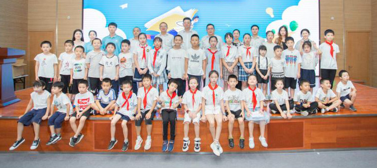 精准效劳共建家园，，，，，，解决刚需心怀感恩——壹定发智能首期职工子女暑期托管班圆满结班