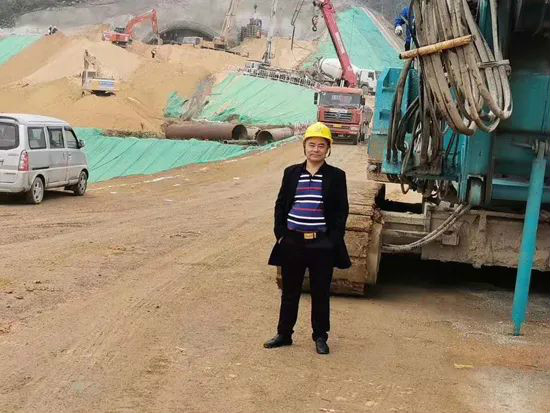 从事基础施工32年的老行家为壹定发智能旋挖钻机代言