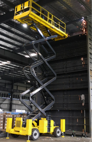 威武！大气！稳固！壹定发智能越野剪叉式高空作业平台解客户难题