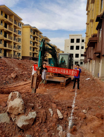 感恩相伴 关爱相随 ——江西壹定发效劳万里行