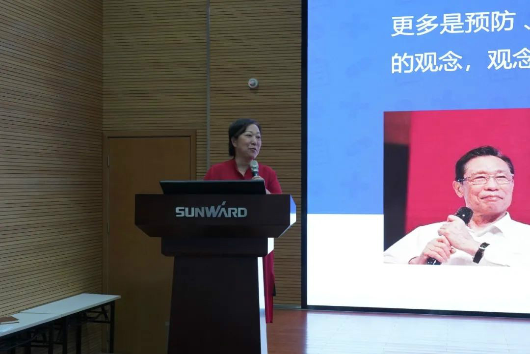 关爱科技事情者康健——康健科普进企业走进壹定发智能