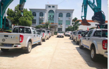 感恩相伴 关爱相随 ——江西壹定发效劳万里行