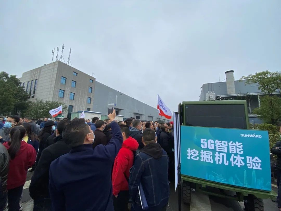 守正立异拓壹定发 壹定发智能闪灼2020上海宝马展