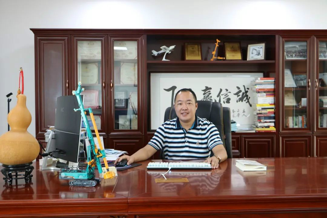 从鞋厂老板到桩工“大佬”，，，他以一台静力压桩机撬动财产杠杆