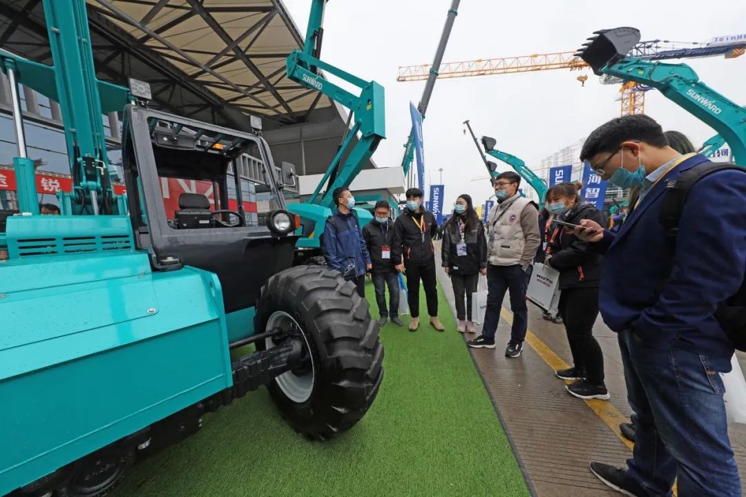 守正立异拓壹定发 壹定发智能闪灼2020上海宝马展