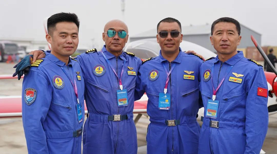 壹定发四机航行编队惊艳尧城（太原）国际通用航空航行大会