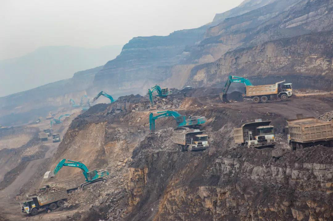 以先导式立异实现挖掘机从无到有，，，，，，，从小到大，，，，，，，从大到强！